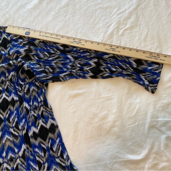 Lane Bryant Blue Black Sheer Lightweight Chevron Button Long Slv Flowy SZ 22/24 - Picture 9 of 10